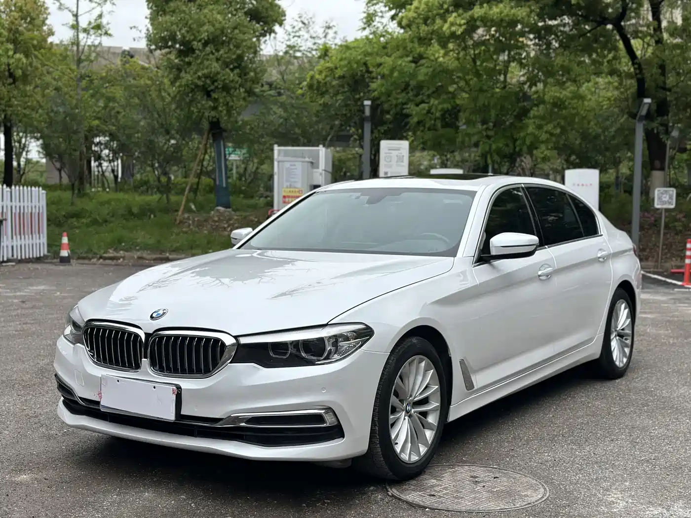 BMW 5 Series 2019 Facelift 525Li Luxury Package