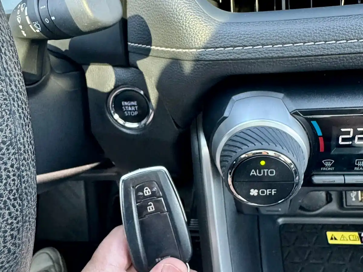 Toyota RAV4 Rongfang 2024 2.0L CVT FWD Style Edition фото 6
