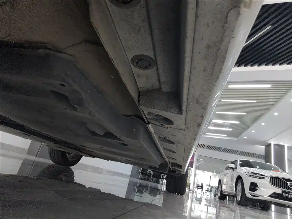 Toyota Avalon 2019 2.0L Luxury Edition (China VI) фото 19
