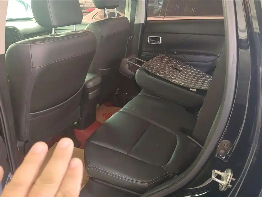 Mitsubishi Outlander 2017 2.0L 2WD Glory 5-seater фото 11