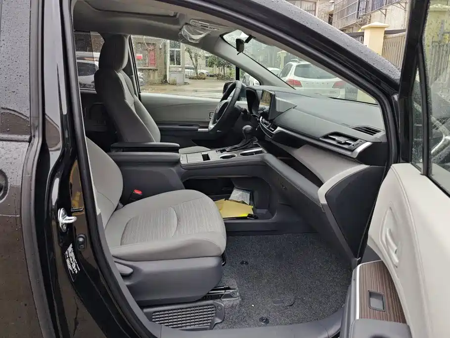 Toyota Sienna 2026 2026 Model 2.5L Hybrid 2WD Comfort Edition