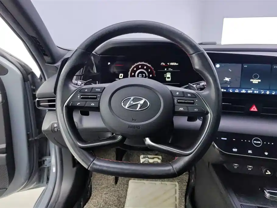 Hyundai Elantra 2021 240TGDi DCT LUX Premium Edition фото 15