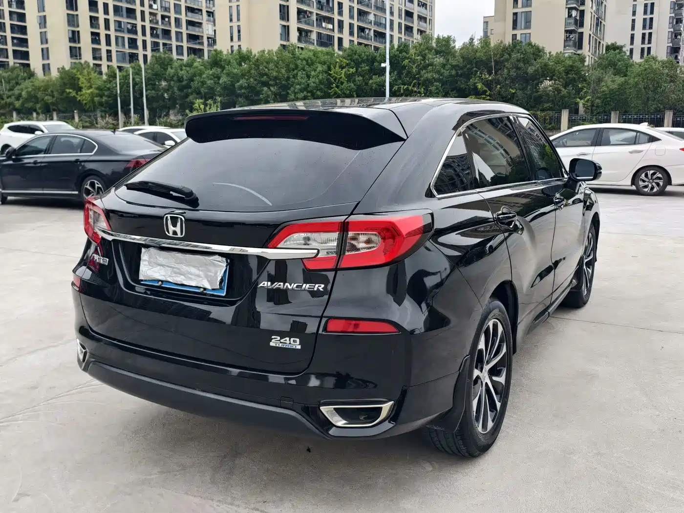 Фото 5 - Honda Avancier