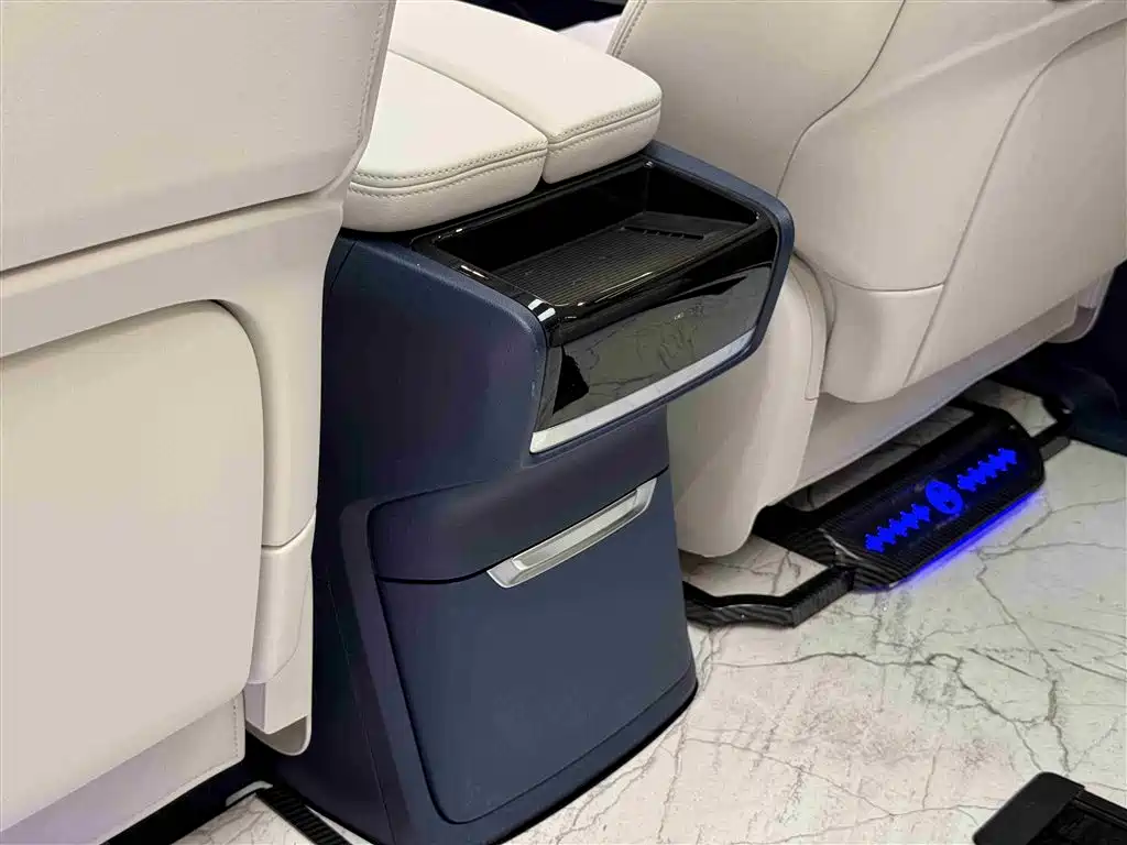 Buick Century 2025 2.0T 7-Seater World Edition фото 14