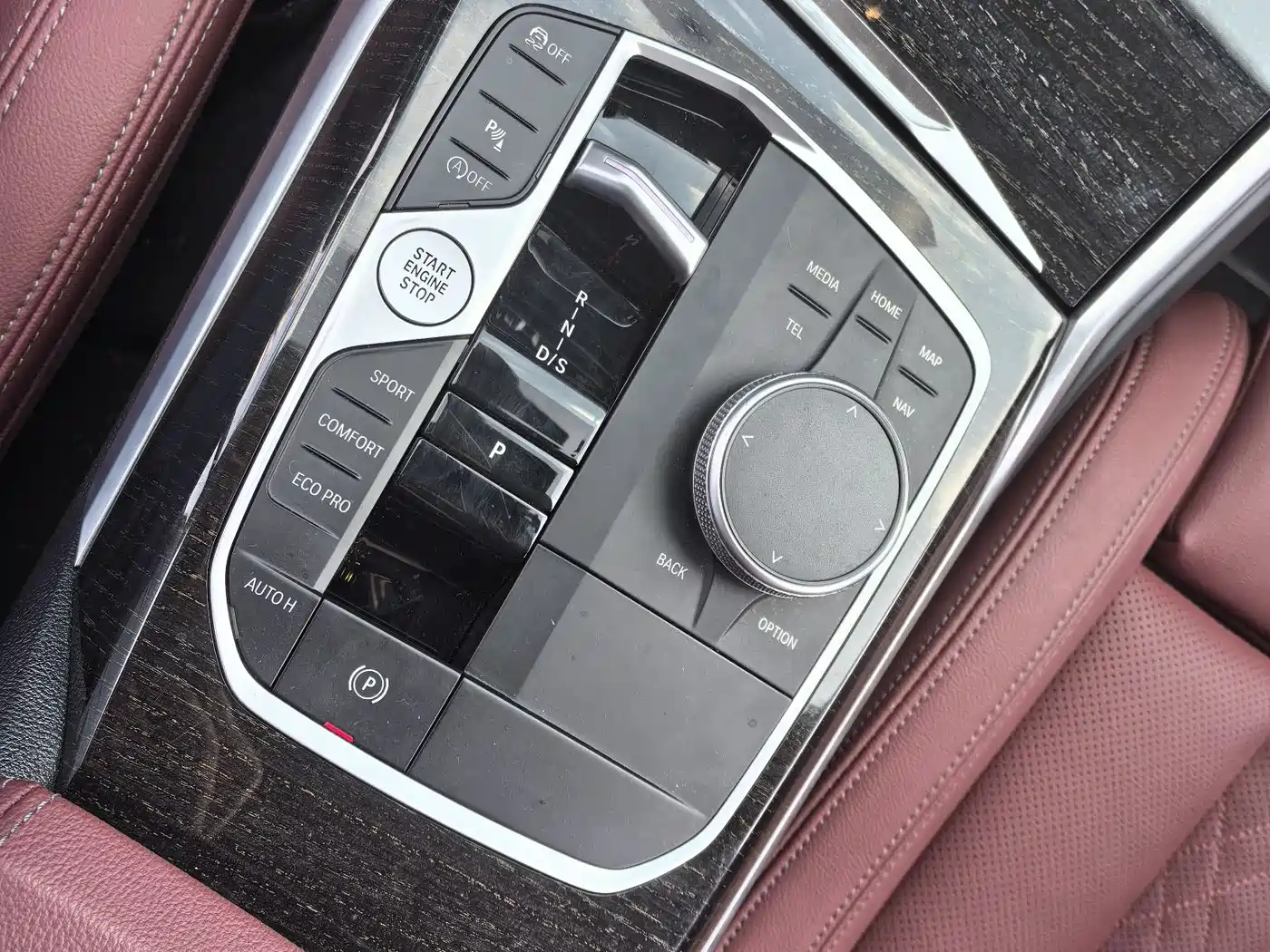 BMW 3 Series 2023 325Li M Sport Package фото 9