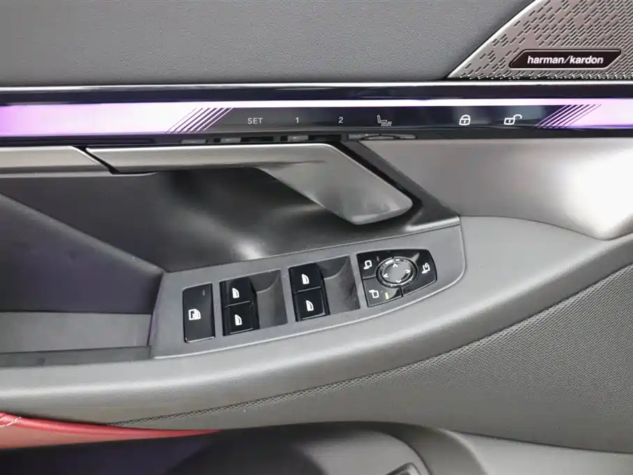 BMW 5 Series 2024 530Li Leading M Sport Package фото 12