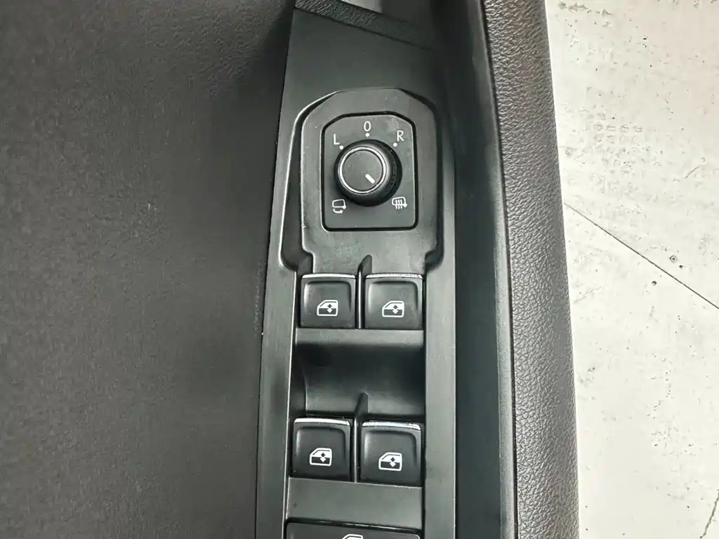 Škoda Karoq 2023 TSI280 Smart Edition фото 16