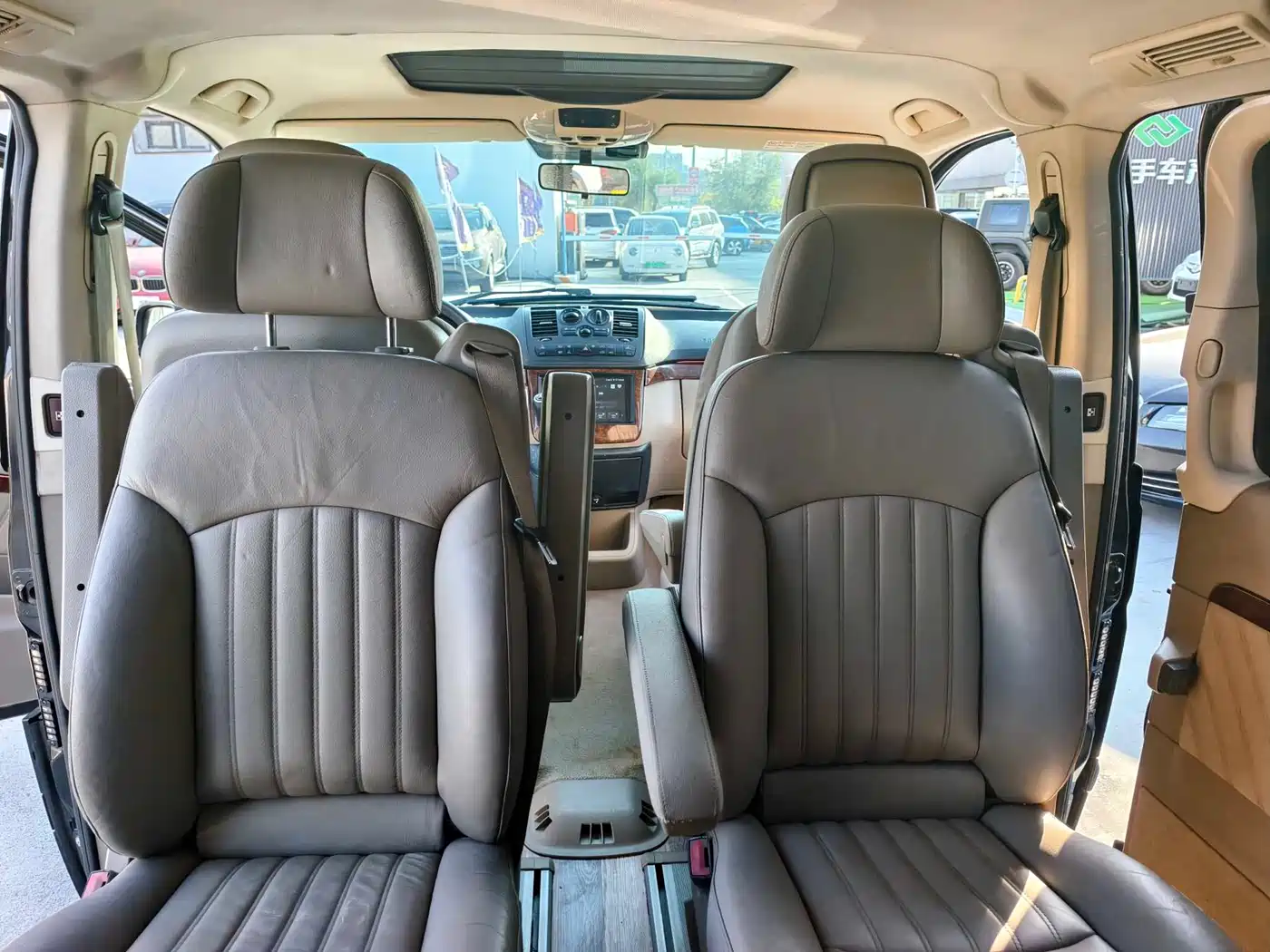 Mercedes-Benz Viano 2013 3.0L Comfort Edition фото 10