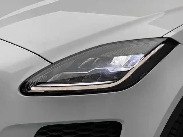 Фото 3 - Jaguar E-PACE