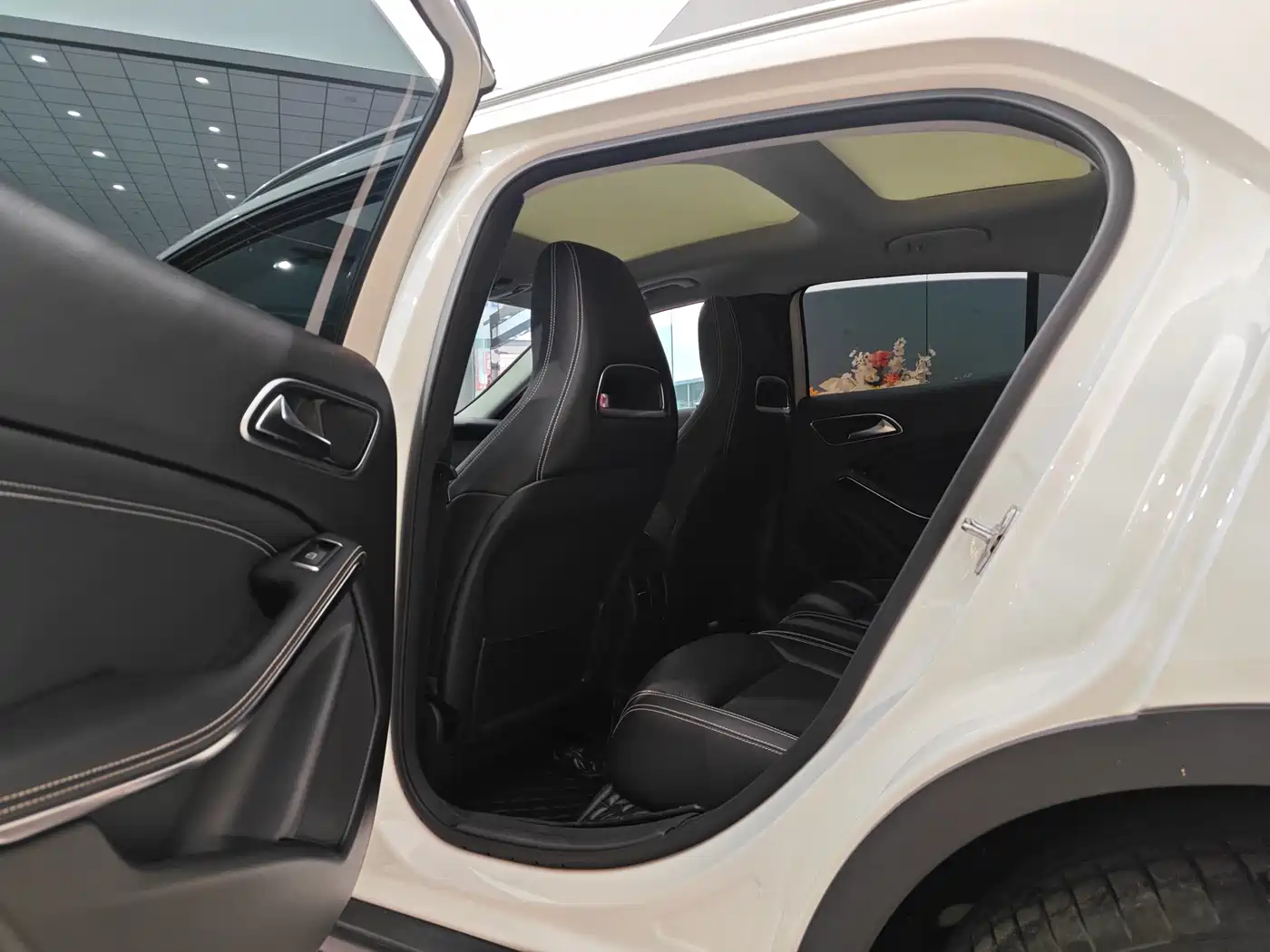 Mercedes-Benz GLA 2018 GLA 200 Dynamic фото 10