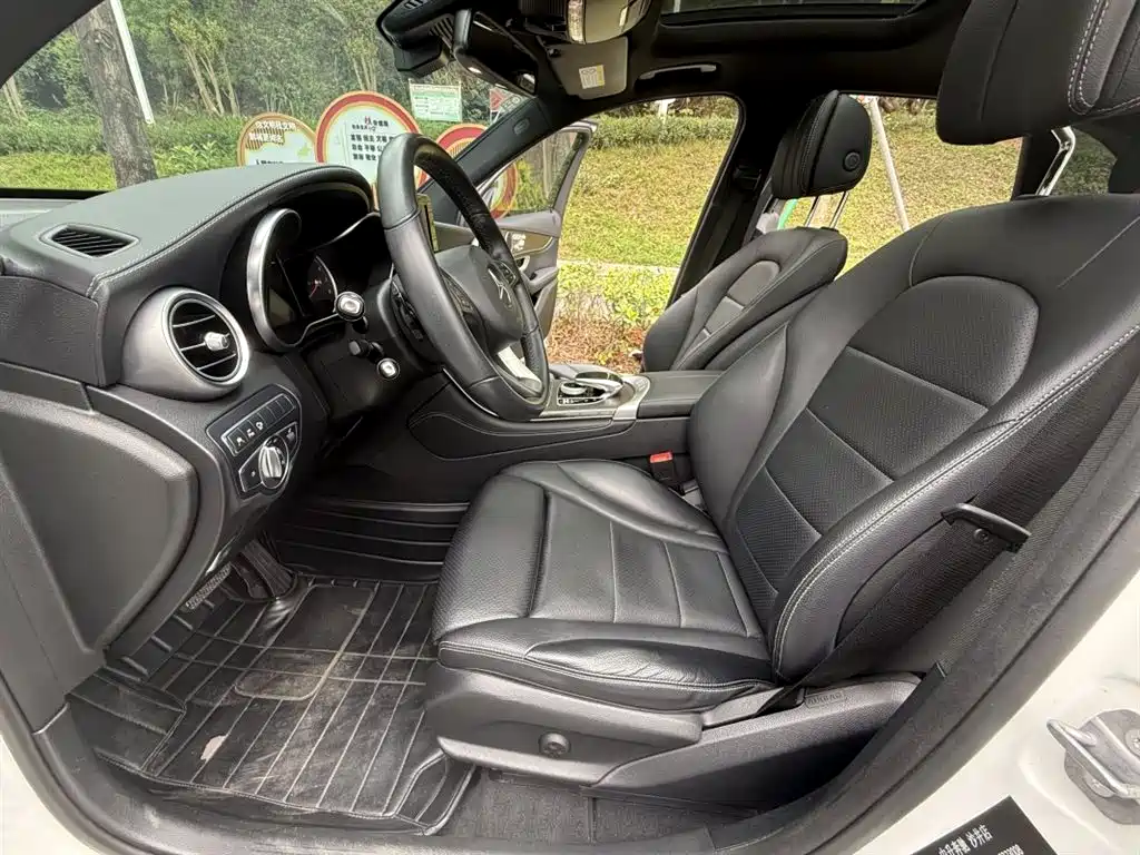 Mercedes-Benz GLC 2017 GLC 300 4MATIC Dynamic фото 11