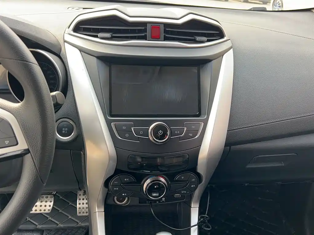 BYD Yuan 2017 1.5L Auto Cool Connect фото 6