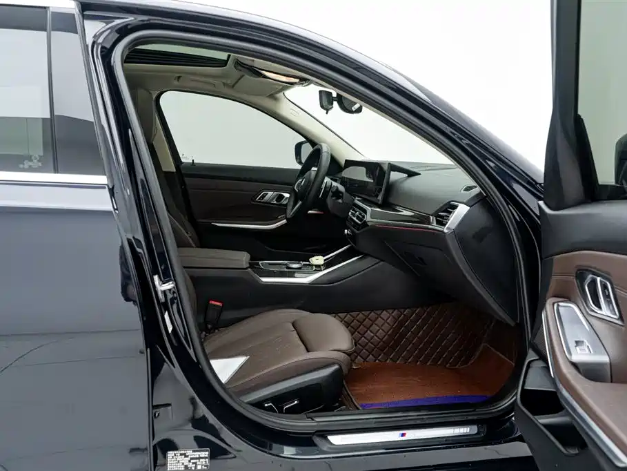 BMW 3 Series 2024 325Li M Sport Package фото 19