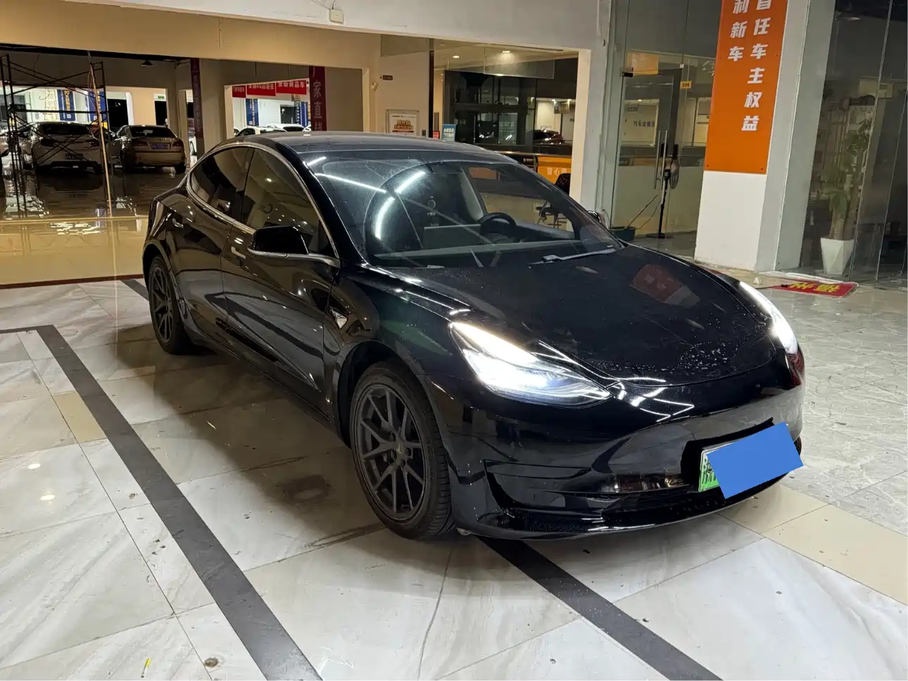 TESLA MODEL 3