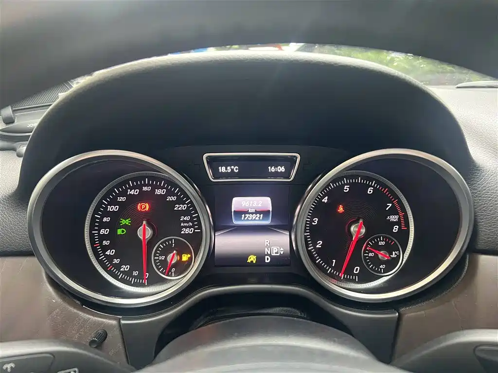 Mercedes-Benz GLE 2016 GLE 400 4MATIC фото 14