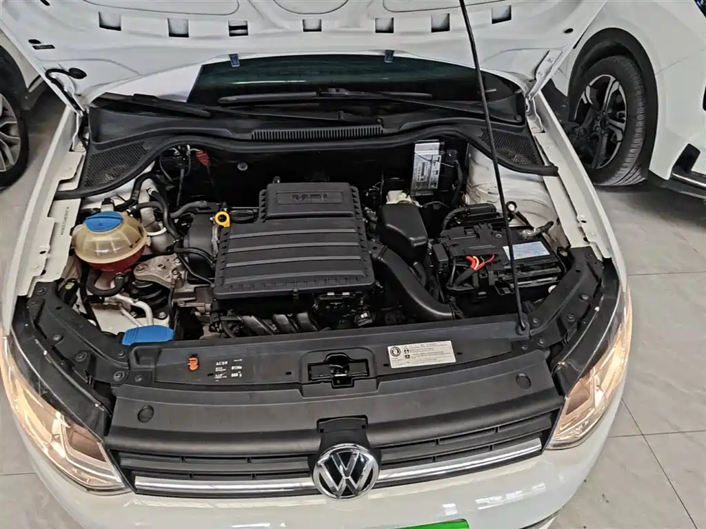 Volkswagen Polo 2014 1.6L Automatic Comfort Edition фото 20