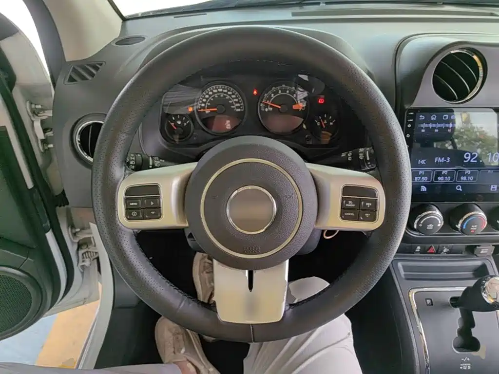 Jeep Compass (Import) 2015 2015 2.0L 2WD Sport