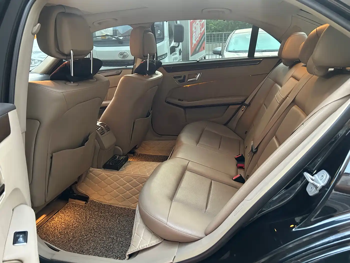 Mercedes-Benz E-Class 2011 E 200 L CGI Elegance фото 9