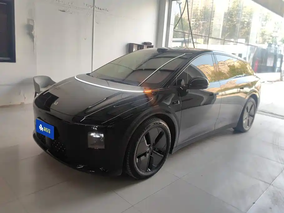 Фото 1 - Li Auto i6