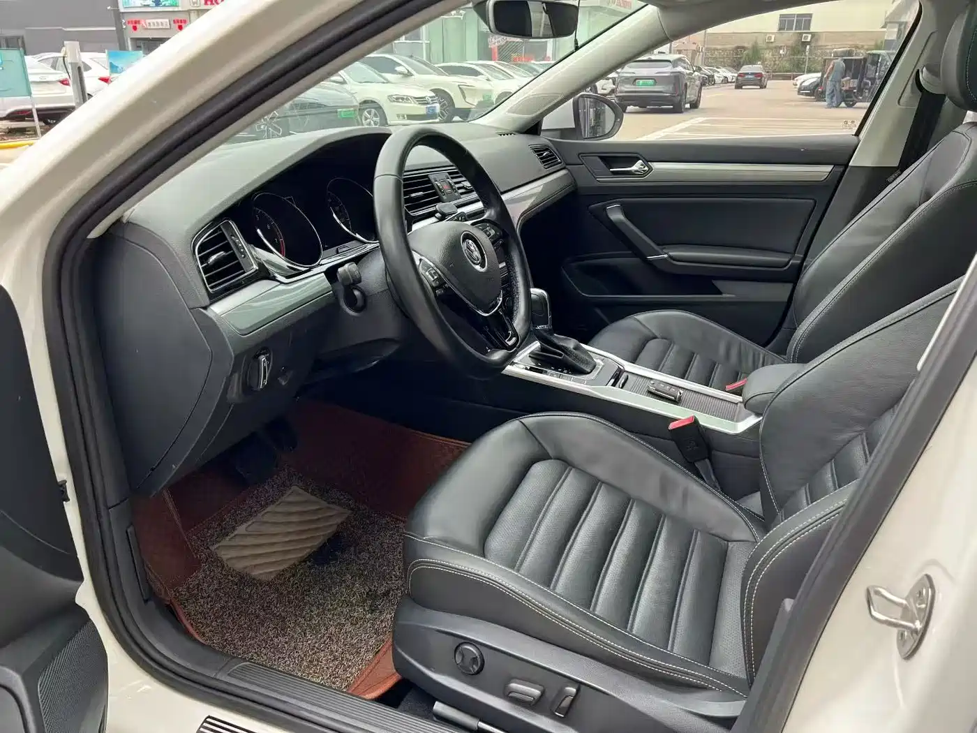 Volkswagen Lamando 2018 280TSI DSG Luxury Edition фото 6