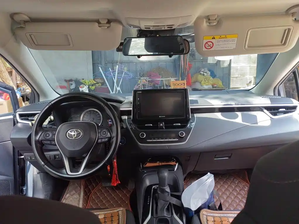 Photo 6 - Toyota Corolla