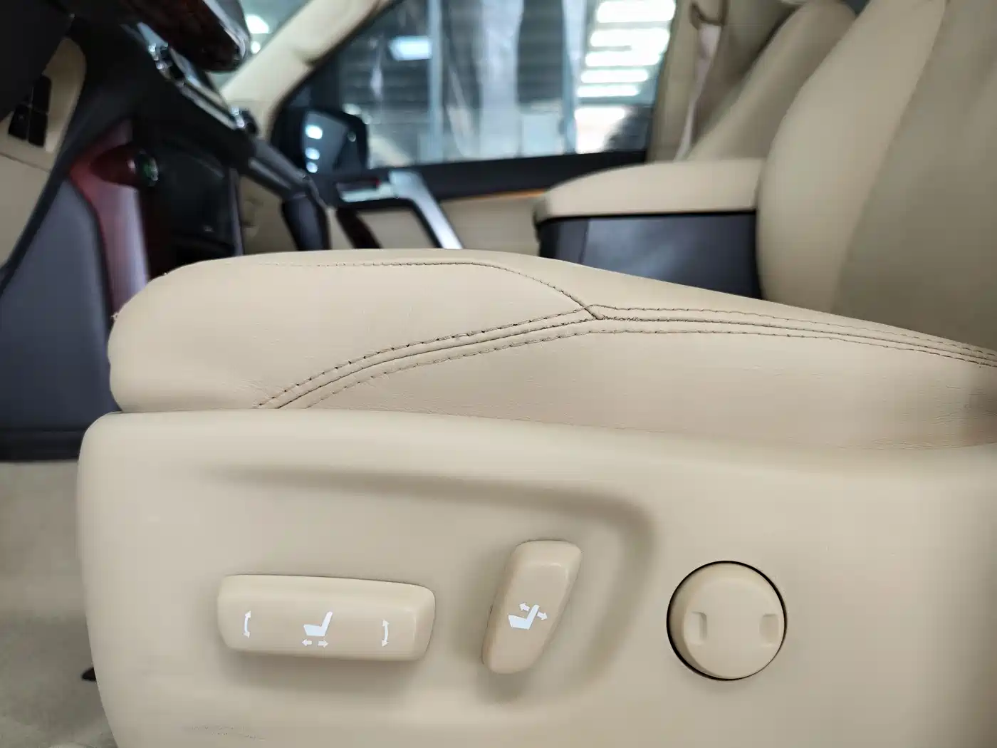 Toyota Prado 2014 4.0L Automatic TX-L фото 25
