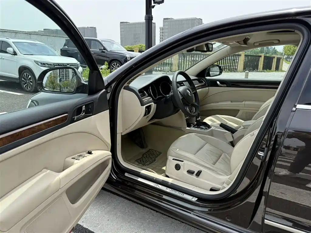 Škoda Superb 2013 1.8TSI Automatic Elegance Edition фото 17