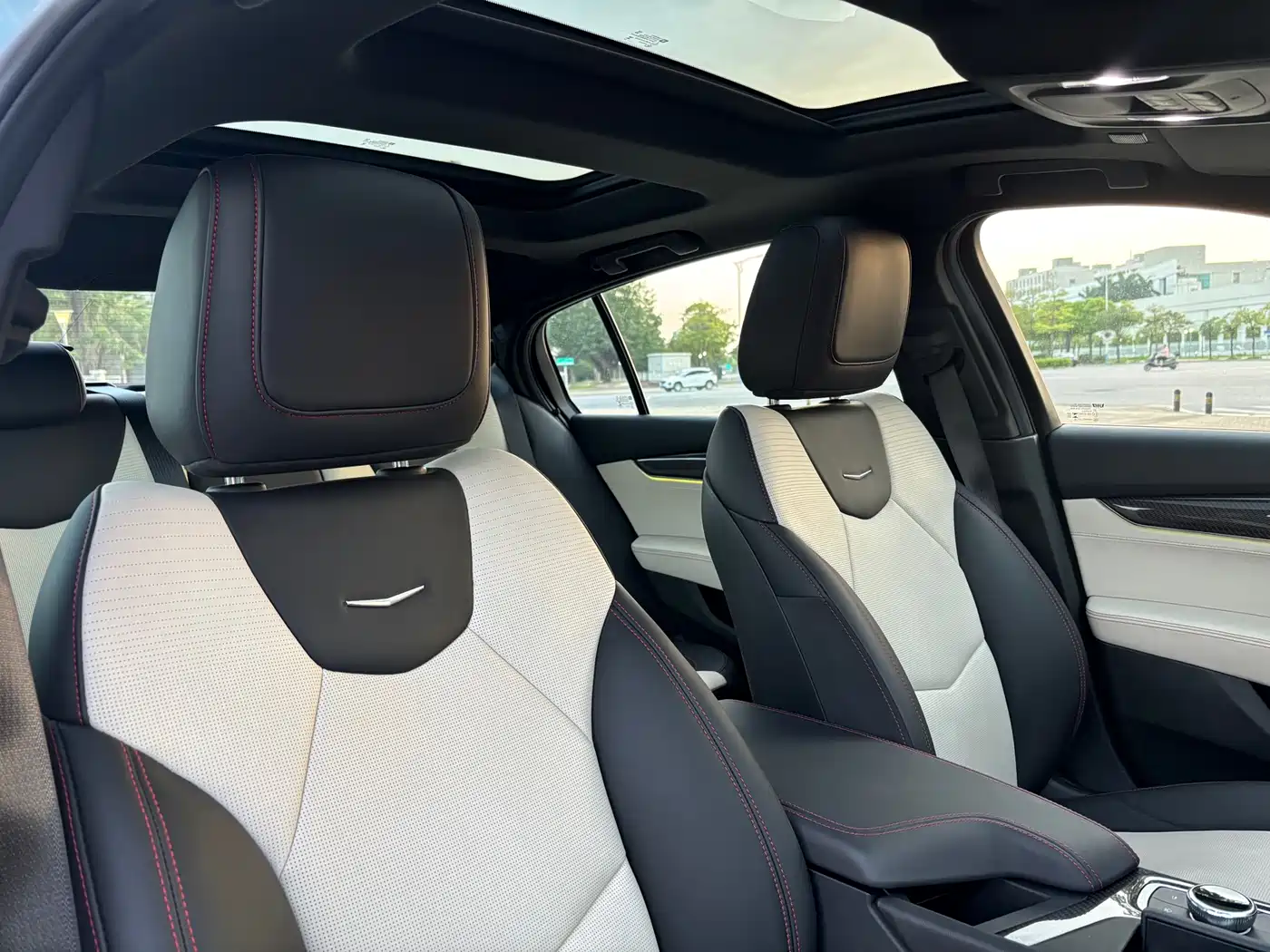 Cadillac CT5 2025 Model 28T Track Performance Edition + Peak Track Package фото 18