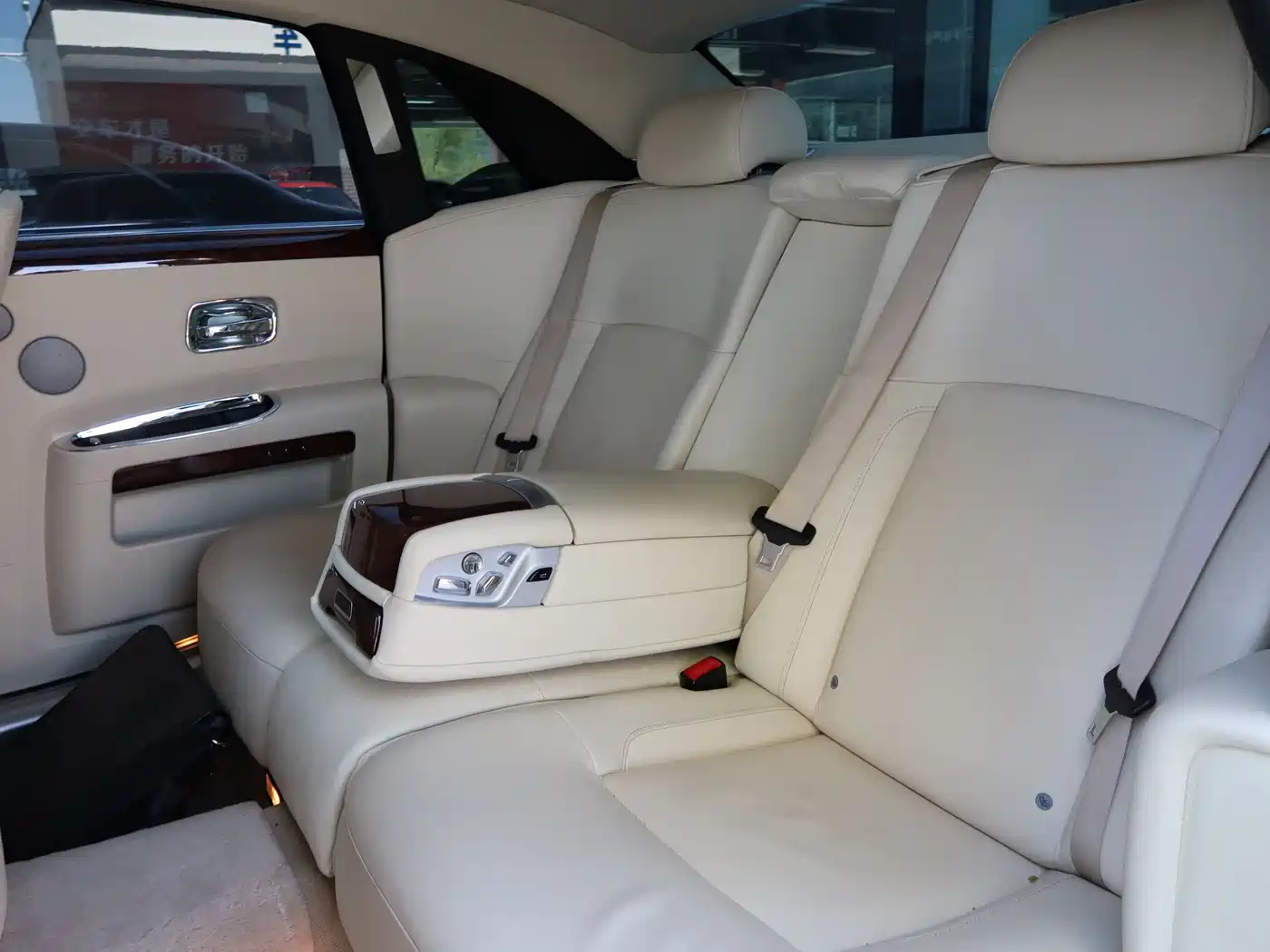 Rolls-Royce Ghost 2011 2010 Model 6.6T Standard