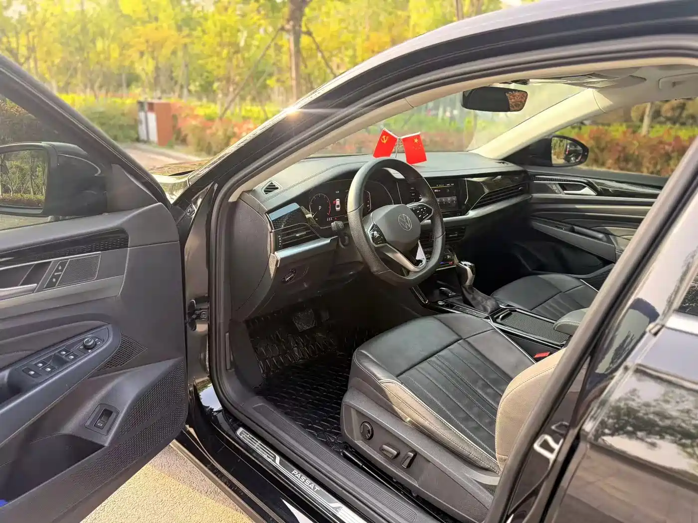 Volkswagen Passat 2023 330TSI Starlight Elite Edition фото 16