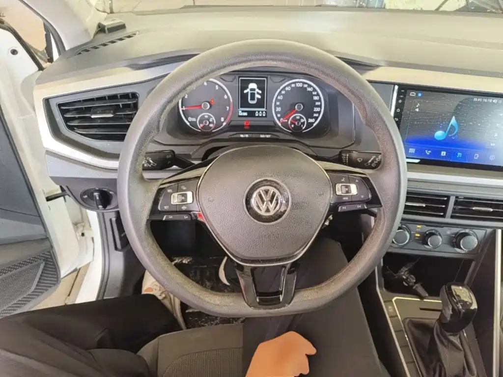 Фото 11 - Volkswagen Polo