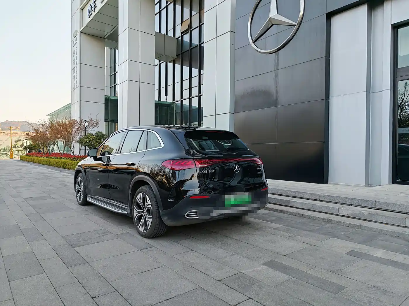 MERCEDES-BENZ EQE SUV