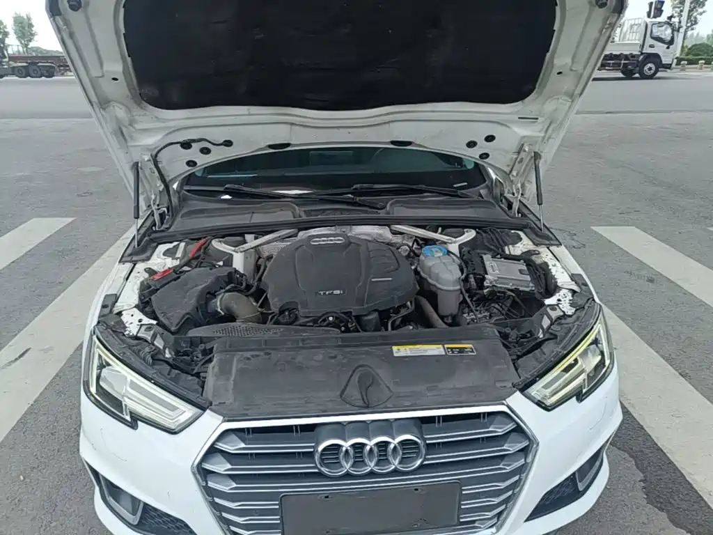 Фото 20 - Audi A4L