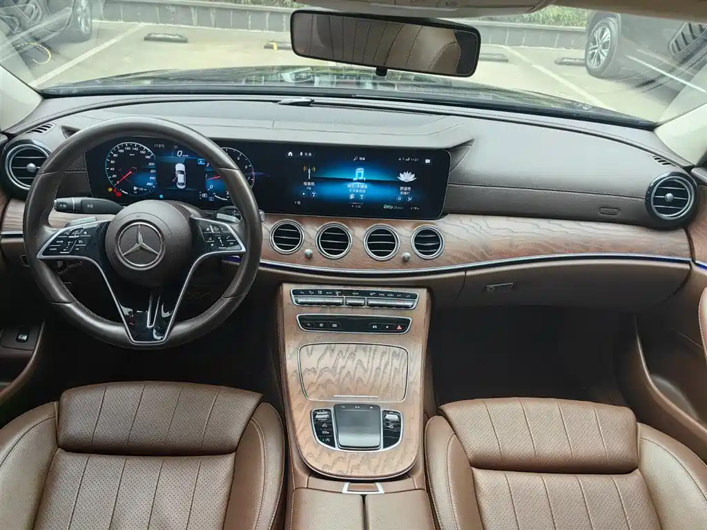 Mercedes-Benz E-Class 2022 E 260 L фото 11