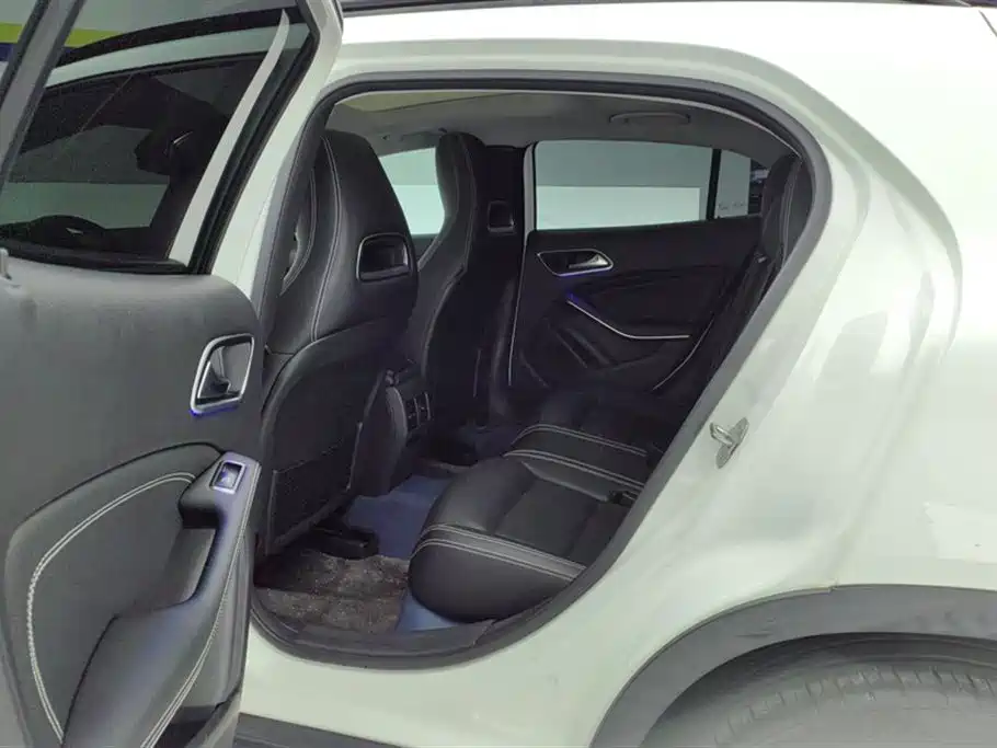 Mercedes-Benz GLA 2018 GLA 220 4MATIC Sport фото 11