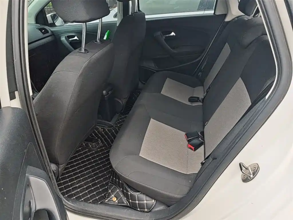 Volkswagen Polo 2016 1.4L Automatic Trend фото 13