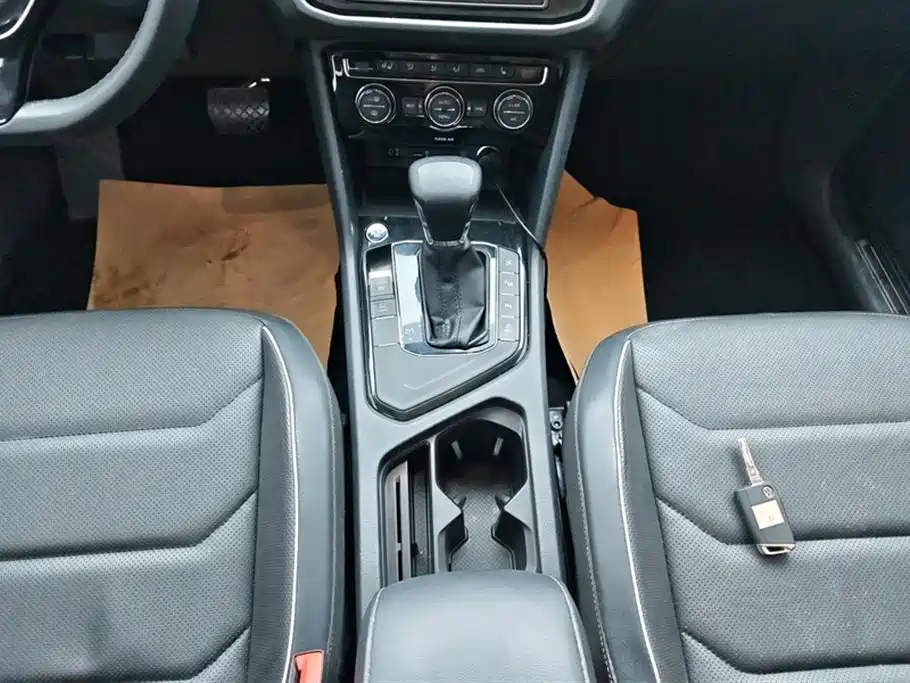 Volkswagen Tiguan L 2017 330TSI Automatic 2WD Flagship Edition фото 16