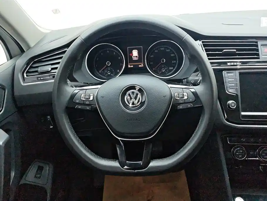Volkswagen Tiguan L 2017 330TSI Automatic 2WD Flagship Edition фото 15