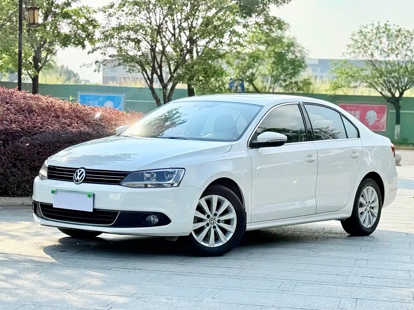 Volkswagen Sagitar 2014 1.6L Automatic Comfort