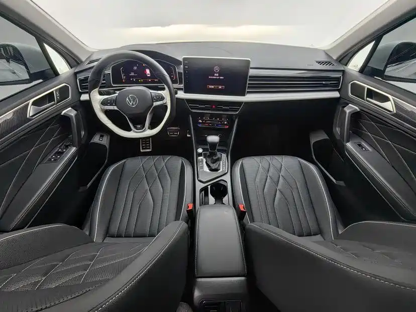 Volkswagen Tiguan L 2024 330TSI Automatic 2WD R-Line Premium Enjoyment Edition фото 7