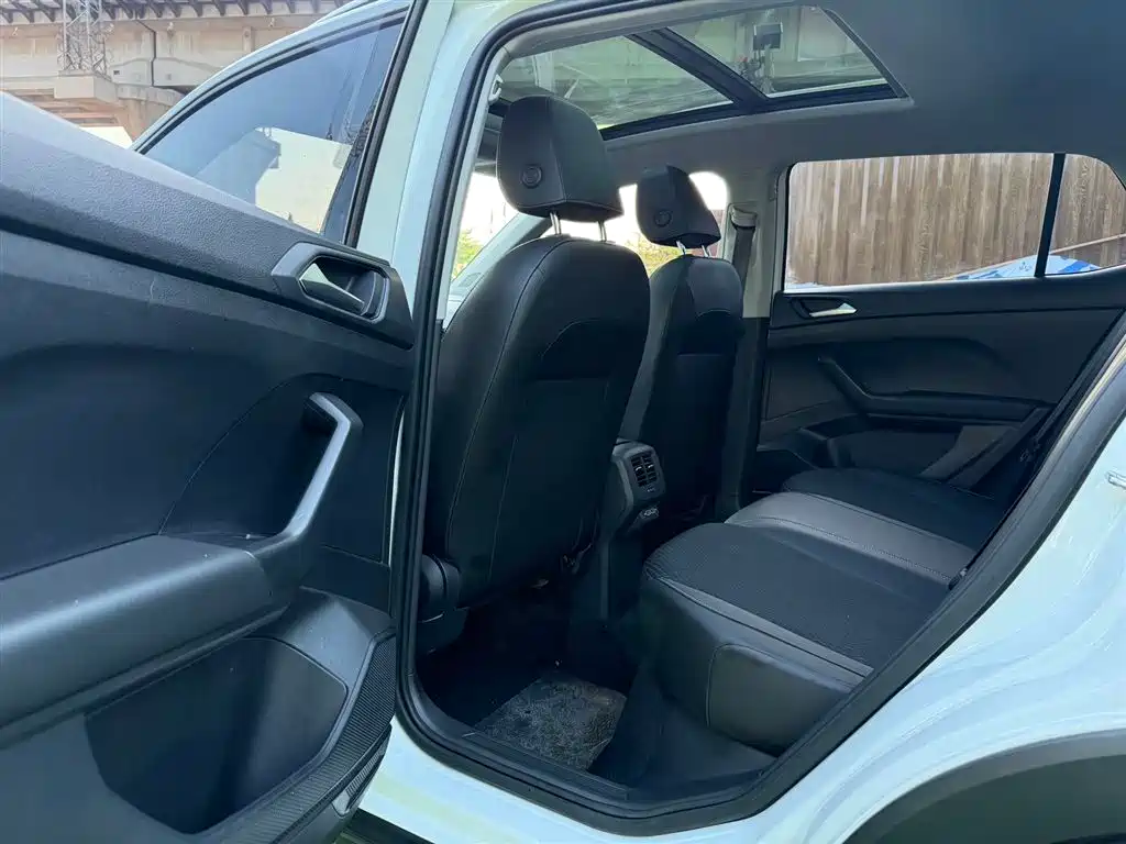 Volkswagen Tanying 2021 1.5L Automatic Smart Connect Edition фото 9