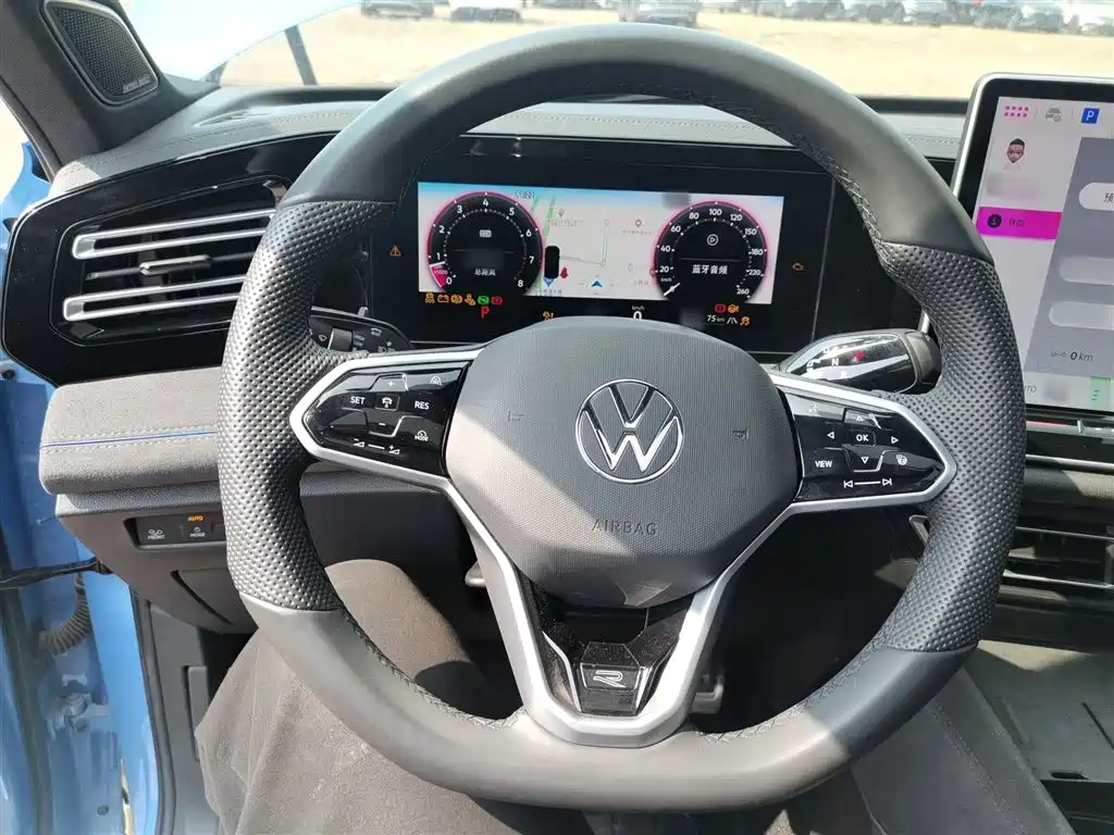 Volkswagen Tiguan L 2024 PRO 380TSI 4WD R-Line Premium Edition фото 11
