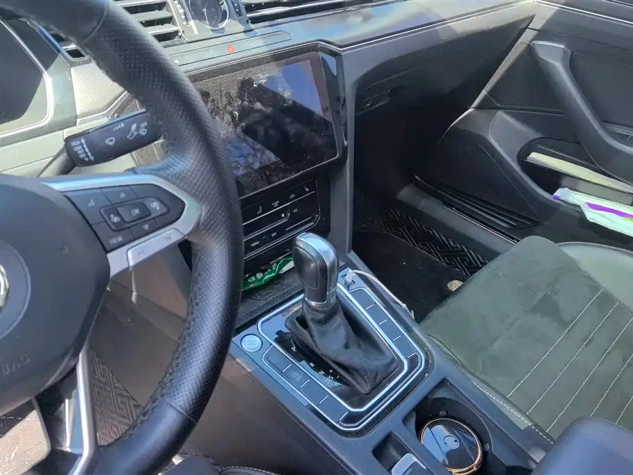 Volkswagen Magotan 2020 330TSI DSG Luxury фото 13