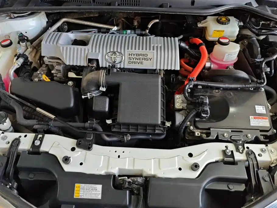 Toyota Corolla 2016 Dual Hybrid 1.8L E-CVT Elite Edition фото 10