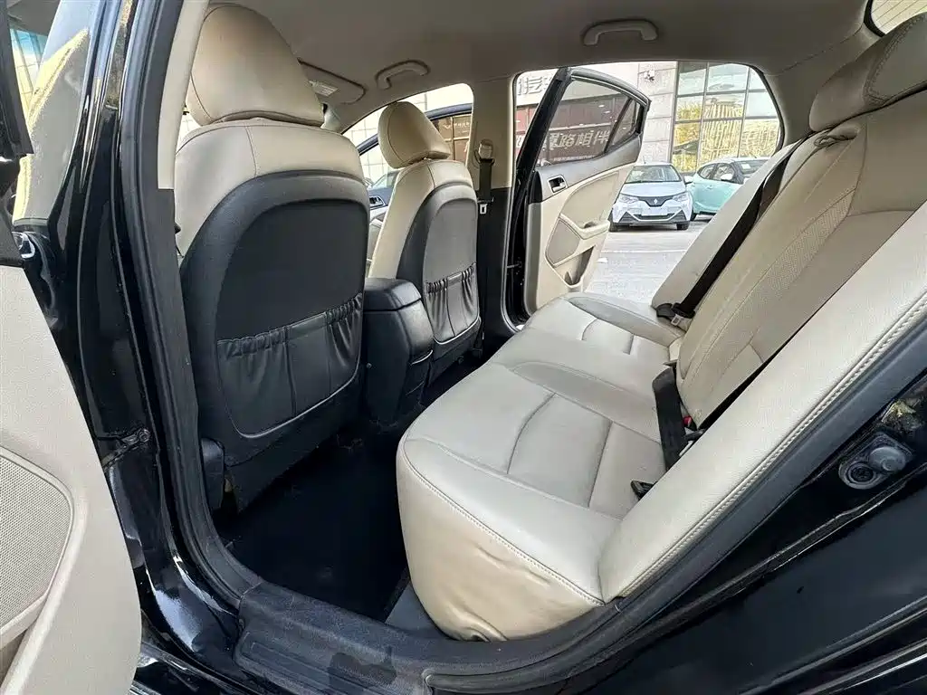 Kia K5 2014 2.0L Manual GL фото 25