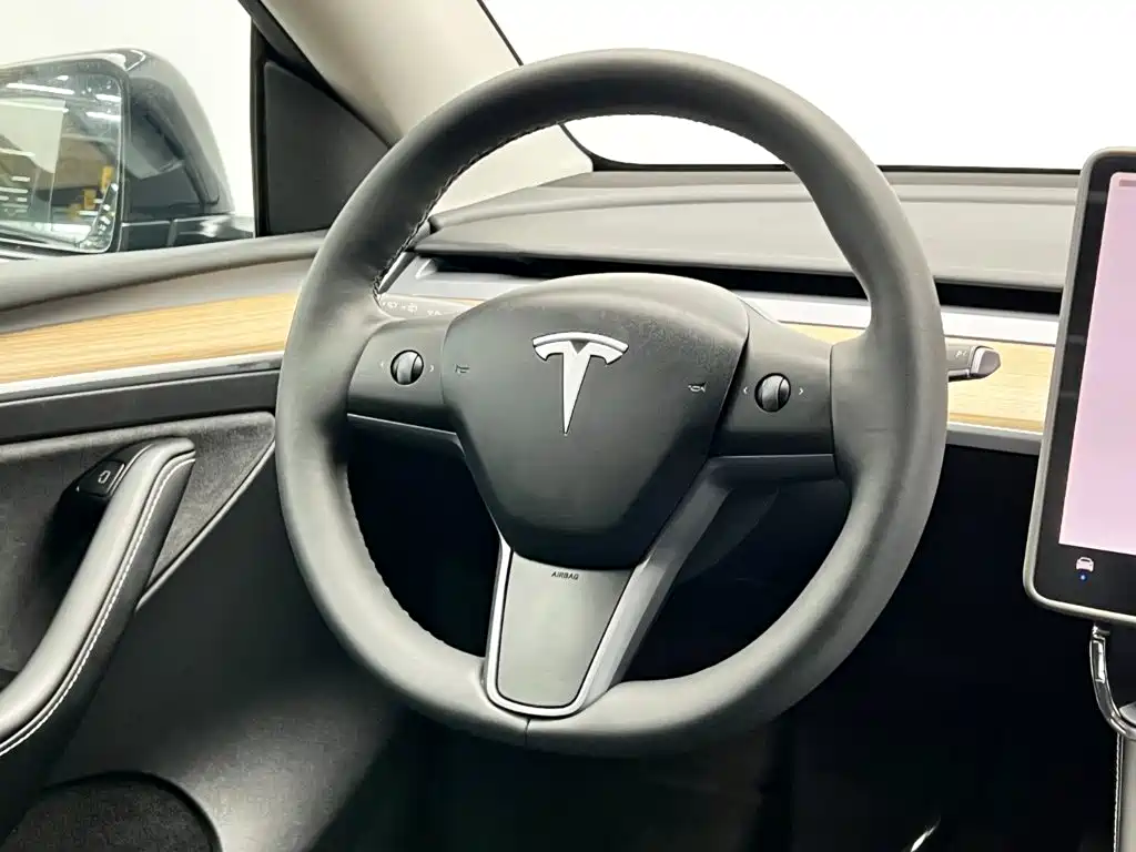 Фото 23 - Tesla Model Y