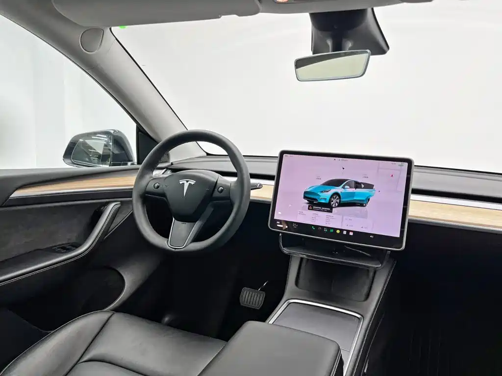Фото 26 - Tesla Model Y