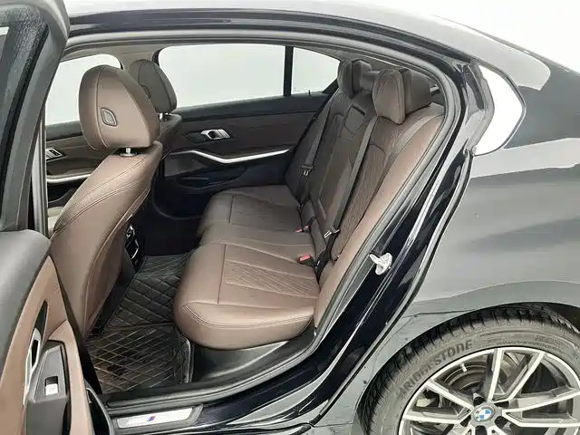 BMW 3 Series 2023 320Li M Sport Package фото 17