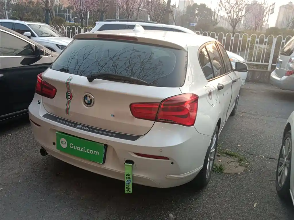 BMW 1 Series (Import) 2016 118i Leading фото 5