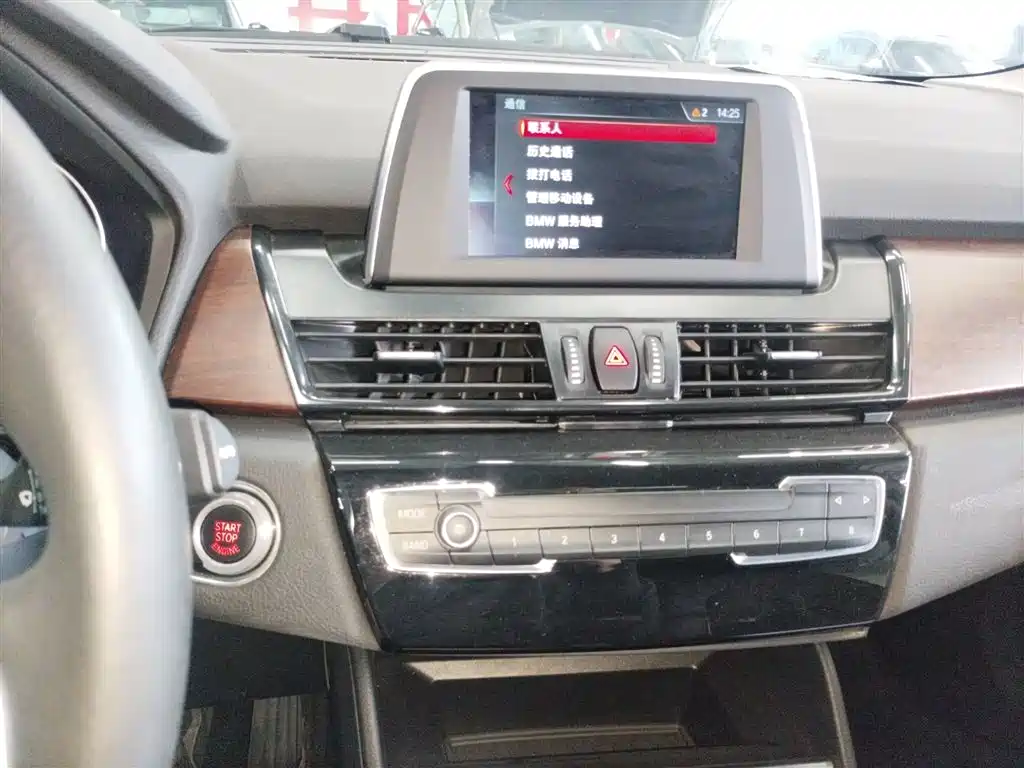 BMW 2 Series Gran Tourer 2019 220i Leading фото 13